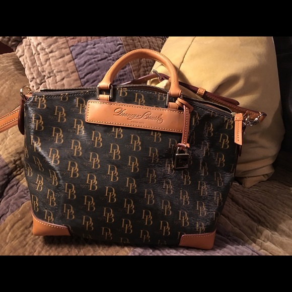 Dooney & Bourke Handbags - RESERVED for @amanda_porter57 - Dooney  satchel